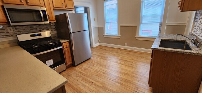 Building Photo - 2529 N Fratney St