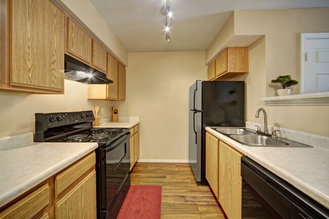 Building Photo - Summit Point