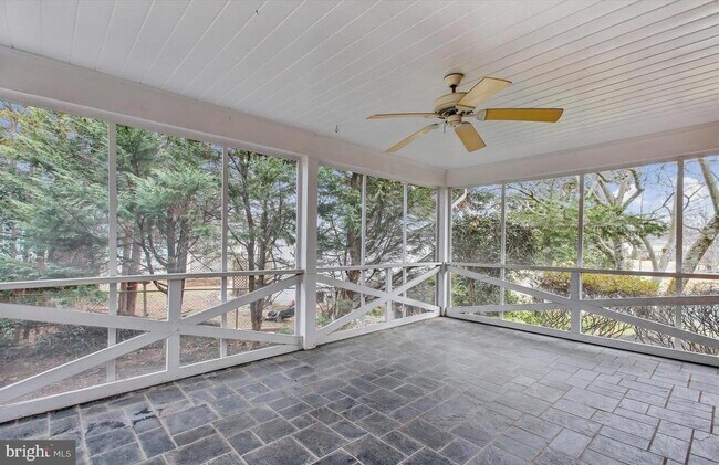 Building Photo - 7202 Heights Ct