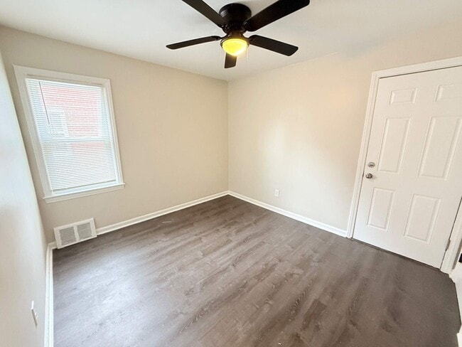 Building Photo - Renovated 3-Bedroom Home – We Welcome Sect...