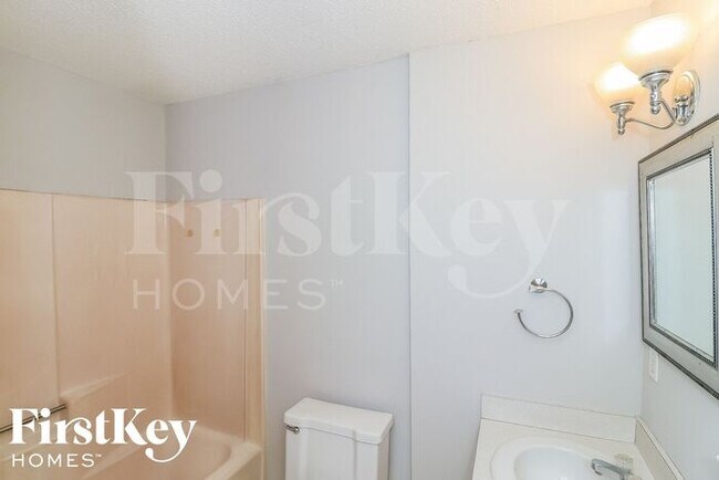 Building Photo - 1570 Sprayberry Dr