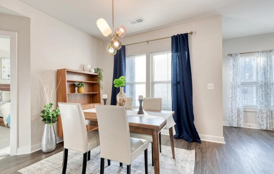 Building Photo - 10020 Ruffian Way