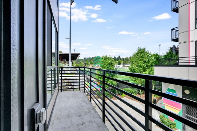 Building Photo - 2 bed and 2.5 bath Modern Townhome Downtow...