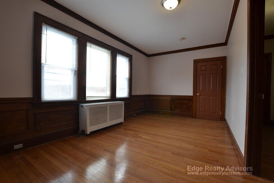Building Photo - 283 N Harvard St