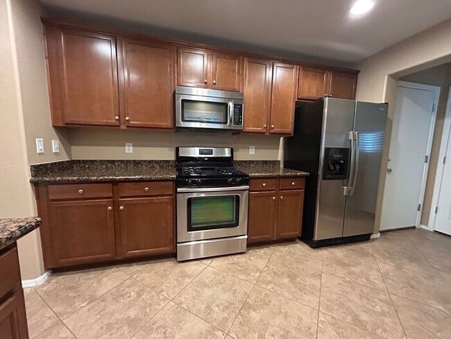 Building Photo - 2251 S Ponderosa Dr