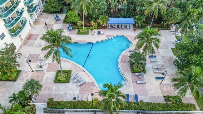 Building Photo - 19390 Collins Ave