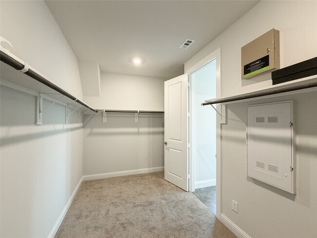Building Photo - 13203 Wood Leaf Pk