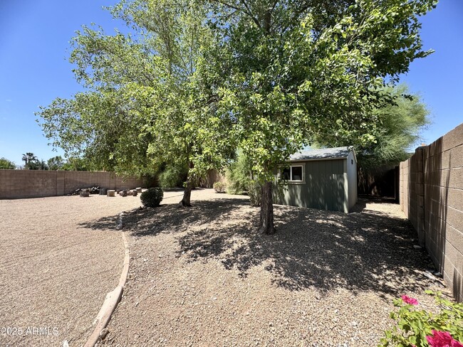Building Photo - 9138 W Ross Ave