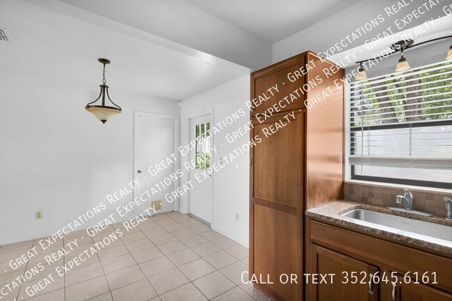 Building Photo - 62 Teak Loop