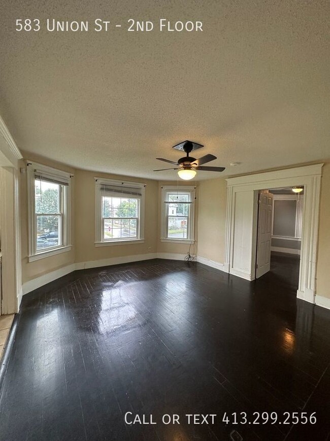 Primary Photo - Spacious 3 Bedroom Unit in Springfield's O...