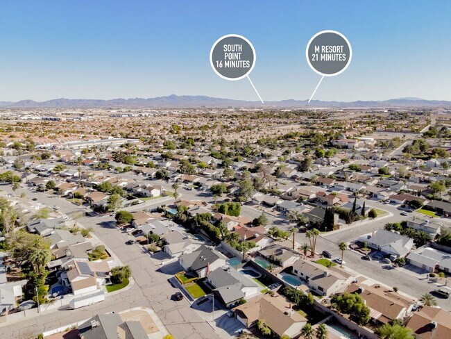 Building Photo - Modern 3 Bd, 2.5 Bth, Remodeled Open Floor plan Chef's Kitchen