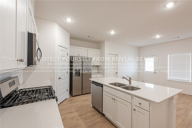 Building Photo - 712 Picard Ave