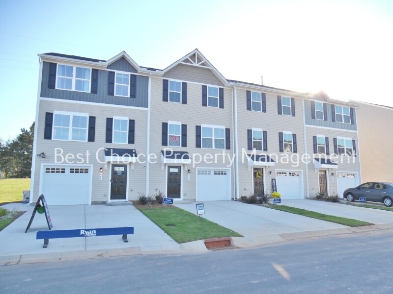 Building Photo - 404 Brookshade Way