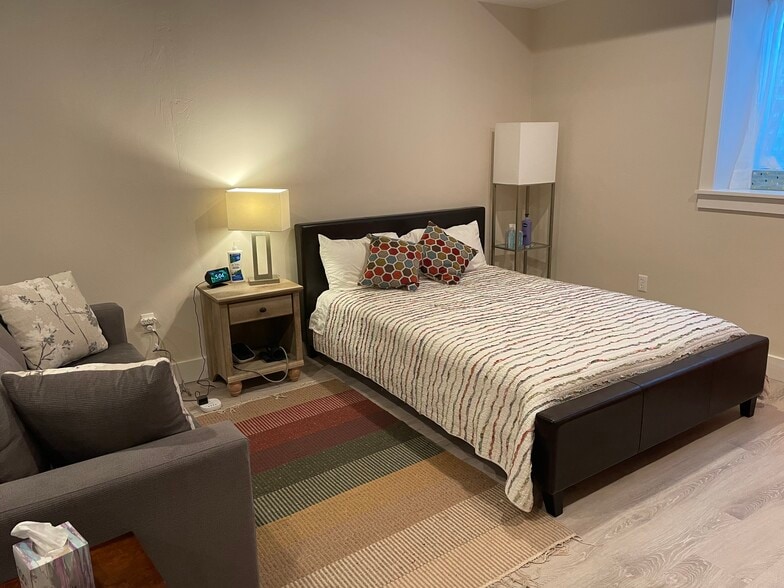 Second queen bed on lower level - 320 N Bozeman Ave