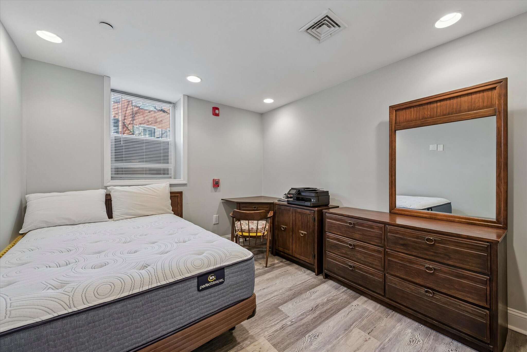 Building Photo - 201 W Barnard St