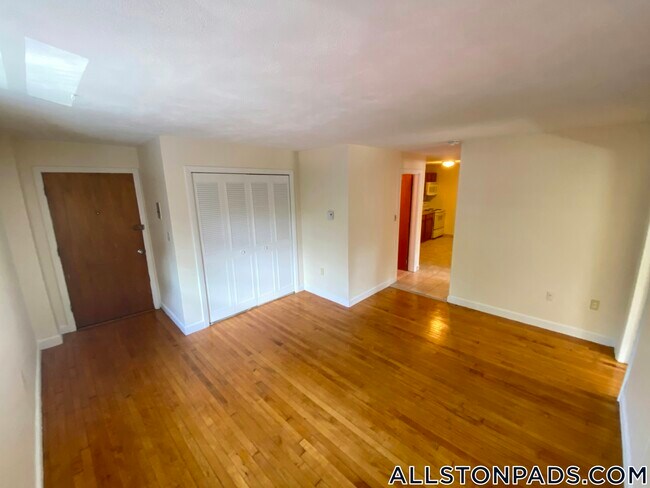 Building Photo - 20 Armington St