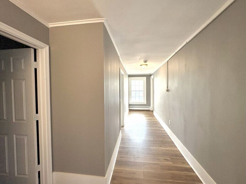 Building Photo - 709 Church St