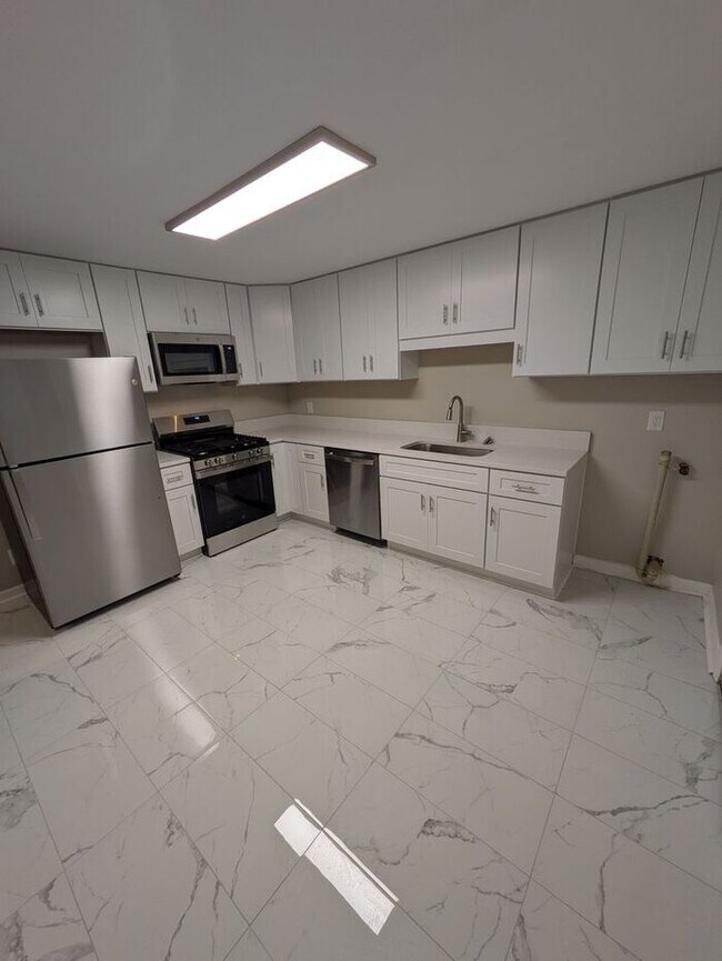 Building Photo - 2BD/1BA Duplex in Hickory