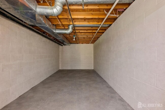 Building Photo - 17 Parkside Dr