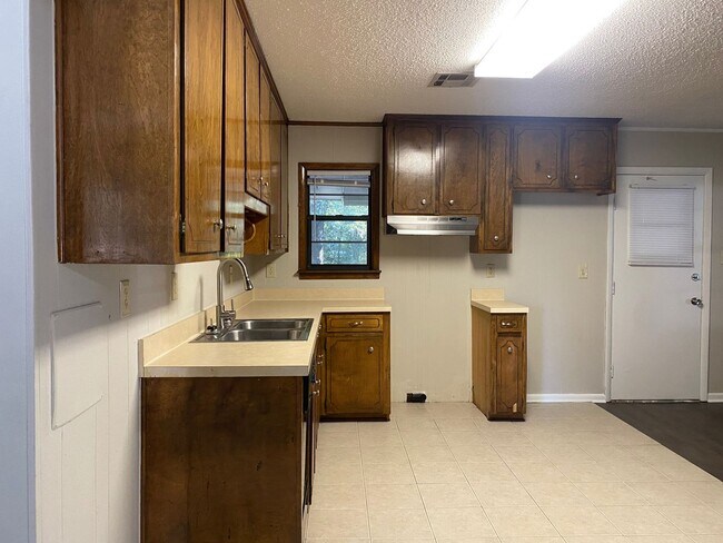 Building Photo - Dreamy 3 bedroom !