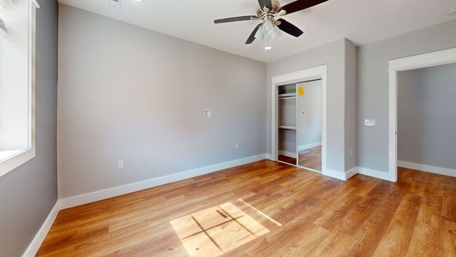 Building Photo - 4BR/4BA Unit #101 in 14 BR Triplex | UTK O...