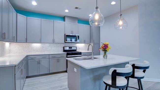 Building Photo - 104 Cool Breeze Dr