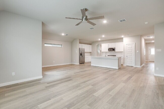 Building Photo - Brand New Build Near Alliance Airport!