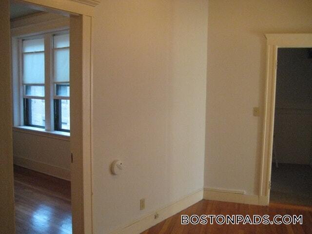 Building Photo - 137 Park Dr