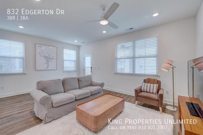Building Photo - 832 Edgerton Dr