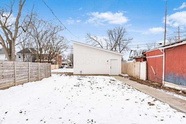Building Photo - 93 N Princeton Ave