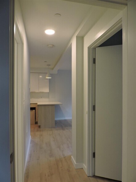 Building Photo - 13 Soden St