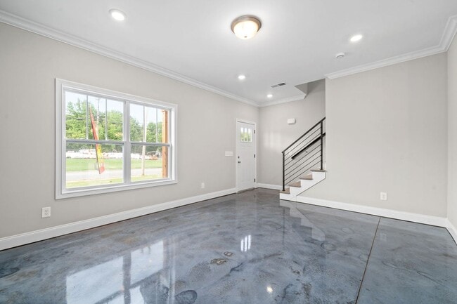 Building Photo - **COMING SOON** 3 BEDROOM HOME