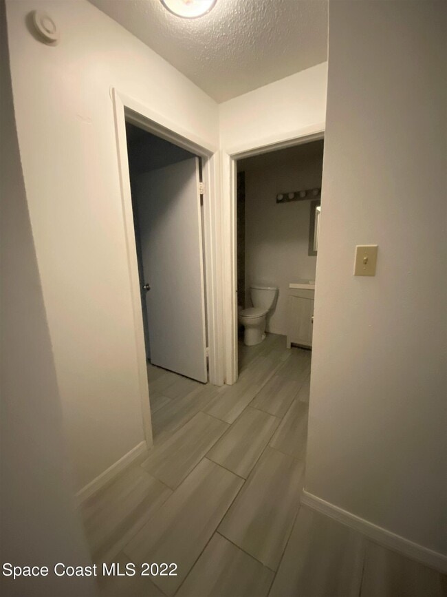 Building Photo - 225 S Tropical Trail