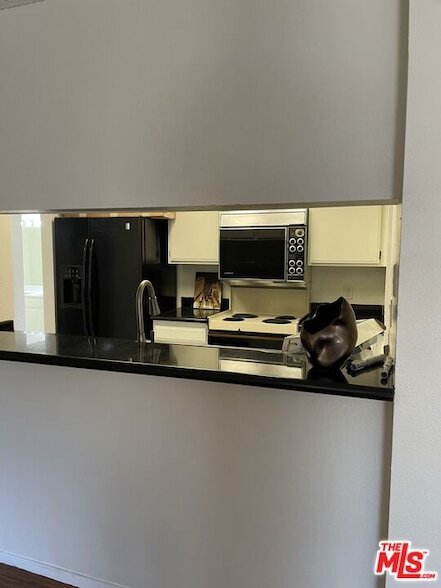 Building Photo - 600 W 9th St