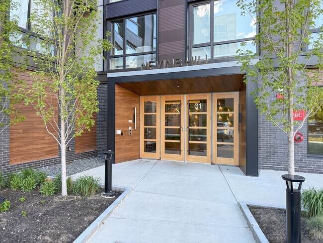 Building Photo - 1 Nevins Hl Wy