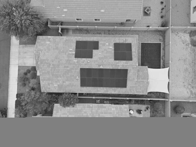 Building Photo - 21359 W Alvarado Rd