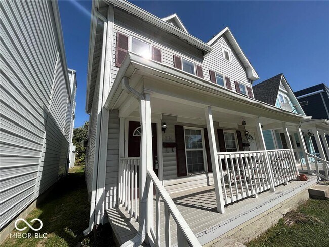 Building Photo - 2114 S Woodlawn Ave