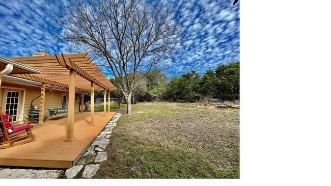 Building Photo - 1045 Hidden Hills Dr