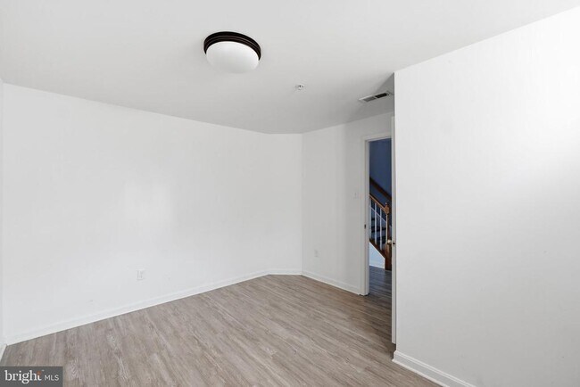 Building Photo - 554 Ellison Ct