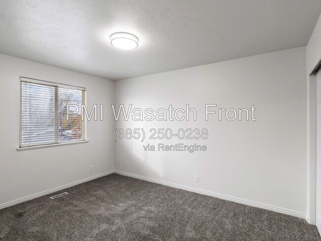 Building Photo - 3211 S 945 E