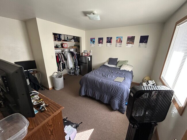 Building Photo - 1522 Starview Dr