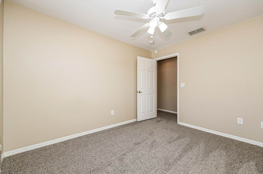 Building Photo - 11404 Sweet Fern Dr