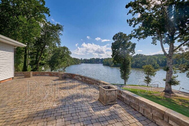 Building Photo - 98 Topsail Ct
