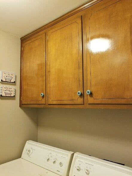 Laundry - 2781 19th Ave NE