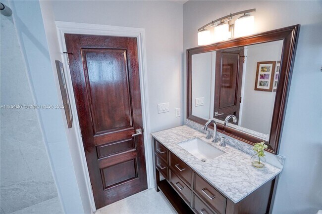Building Photo - 13300 Biscayne Bay Terrace