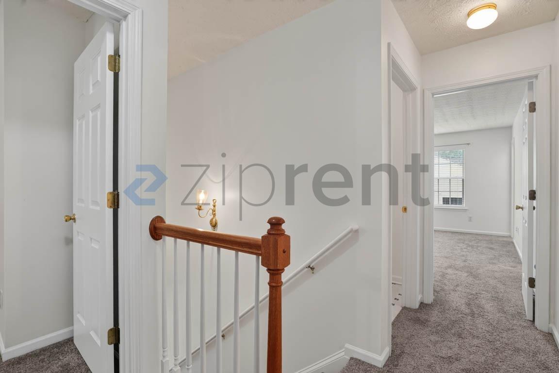 Building Photo - Unit
