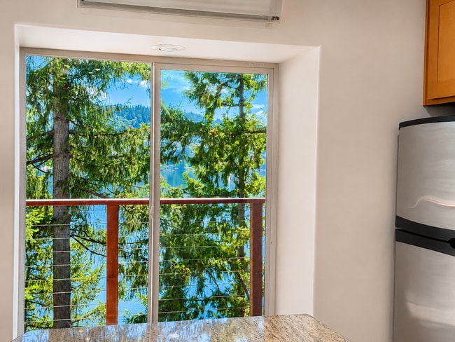 Building Photo - Elevated 2-Bedroom Home with Lake Sammamish Views