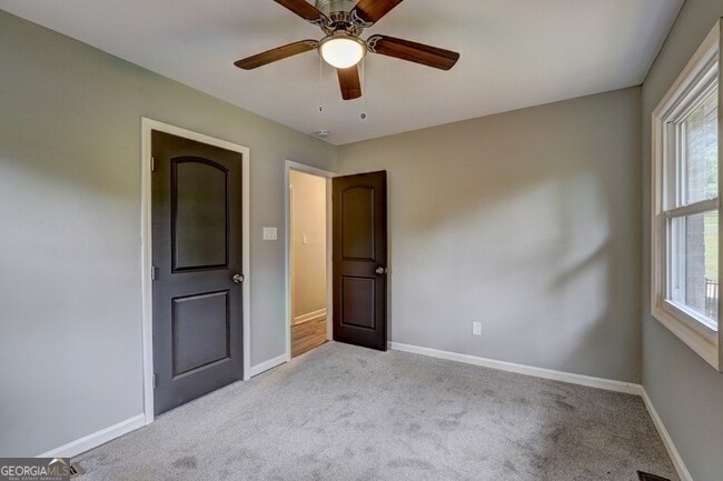 Building Photo - 215 Fond Ct