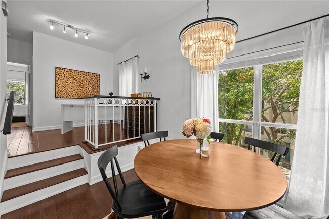 Building Photo - 727 Coral Reef Dr