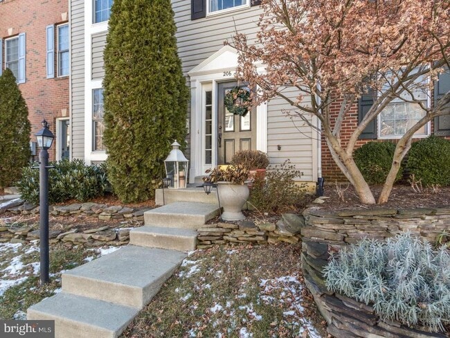 Building Photo - 206 Tilden Way